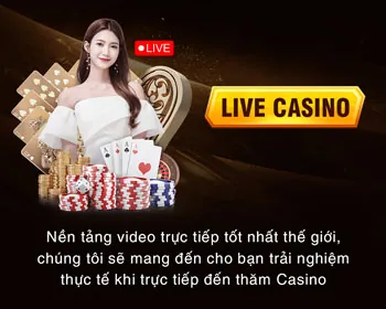 Vận động viên tennis đang giao bóng trong giải Grand Slam, logo cobet hiện đang mở.